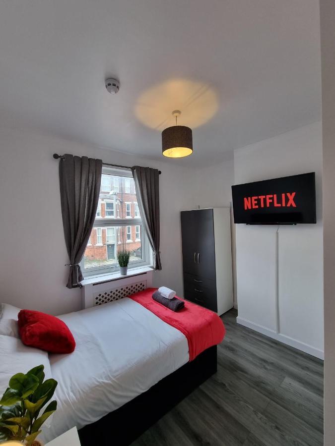 Вилла 23 Woodhouse Stoke-on-Trent Экстерьер фото